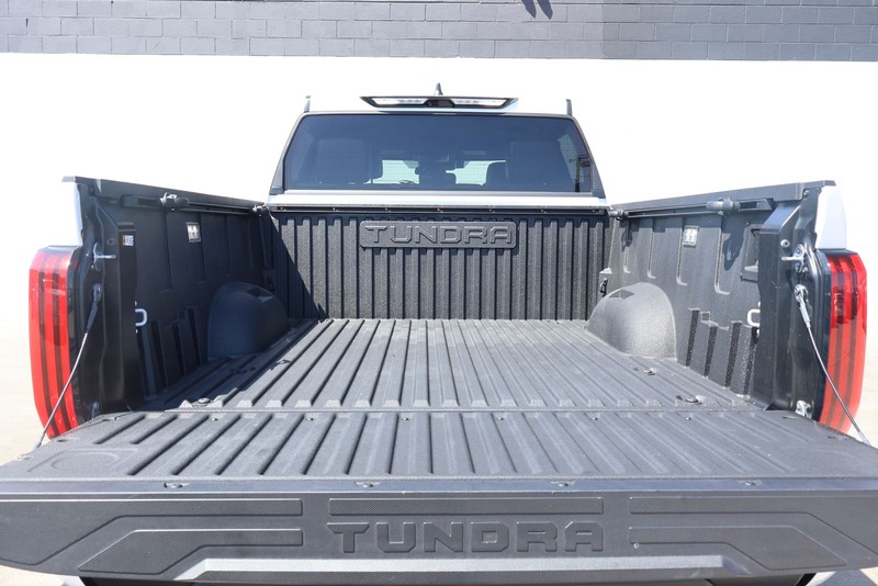 Toyota Tundra 2WD Vehicle Full-screen Gallery Image 08