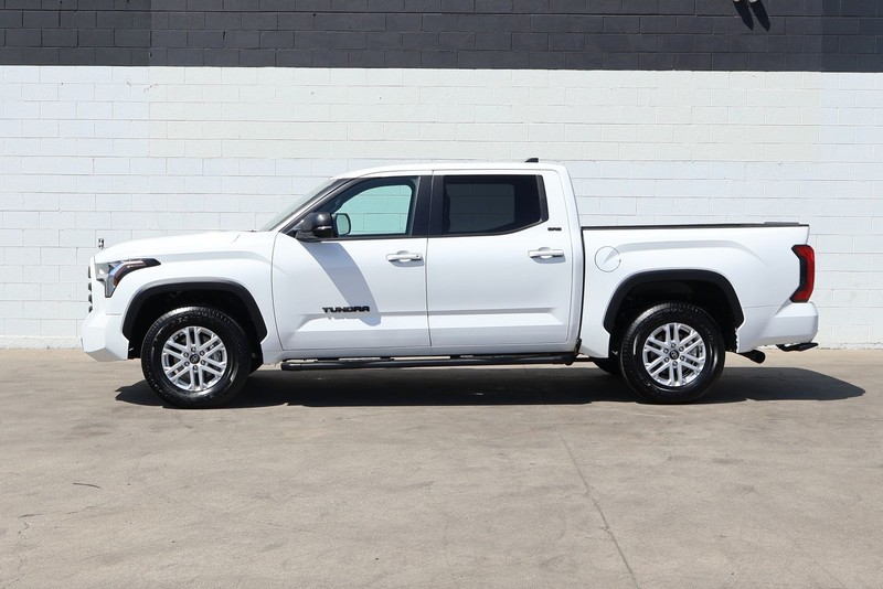 Toyota Tundra 2WD Vehicle Full-screen Gallery Image 10