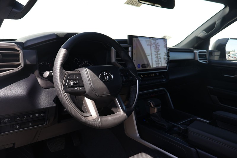 Toyota Tundra 2WD Vehicle Full-screen Gallery Image 16