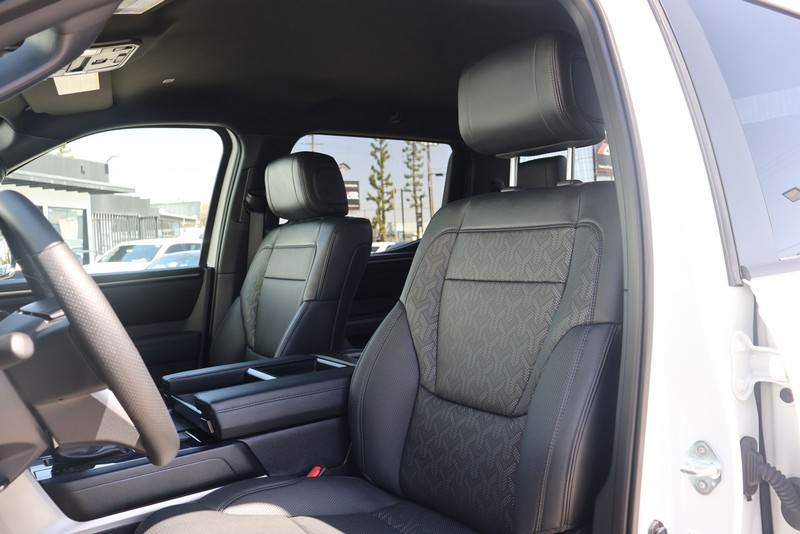 Toyota Tundra 2WD Vehicle Full-screen Gallery Image 17