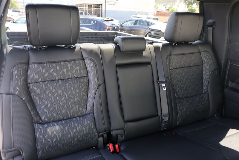 Toyota Tundra 2WD Vehicle Full-screen Gallery Image 21