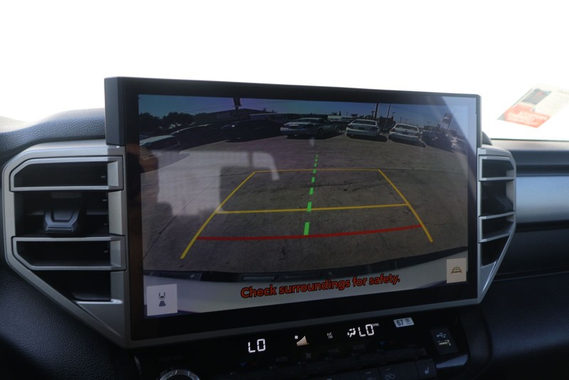 Toyota Tundra 2WD Vehicle Full-screen Gallery Image 30