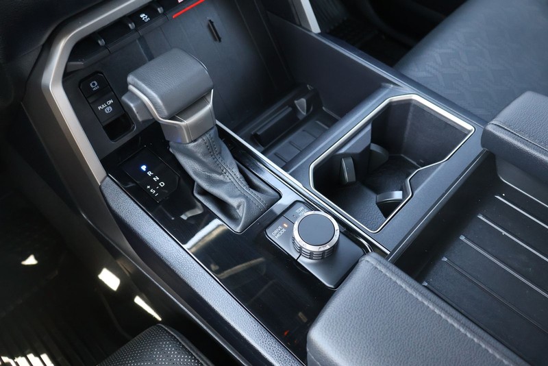 Toyota Tundra 2WD Vehicle Full-screen Gallery Image 33