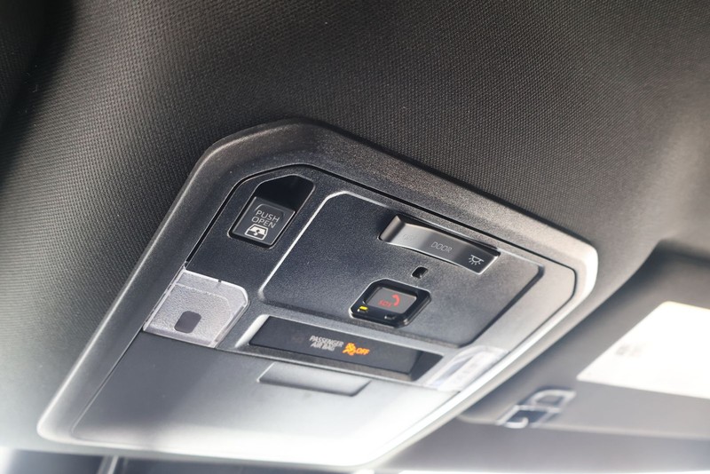 Toyota Tundra 2WD Vehicle Full-screen Gallery Image 34