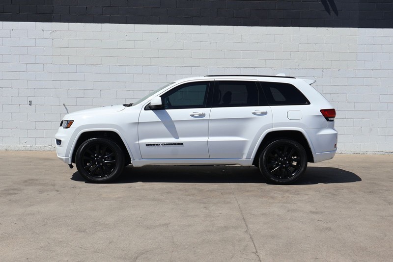 Jeep Grand Cherokee Vehicle Full-screen Gallery Image 10