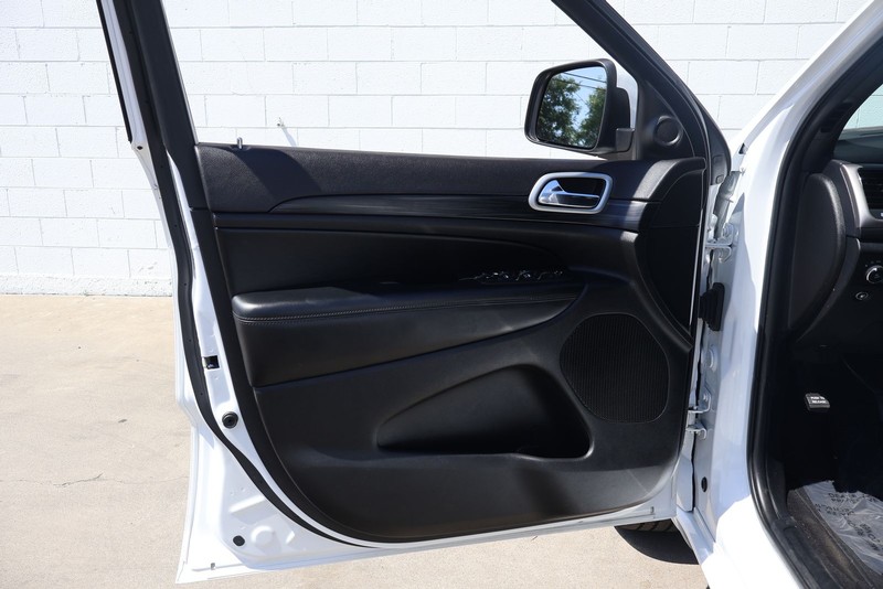 Jeep Grand Cherokee Vehicle Full-screen Gallery Image 14