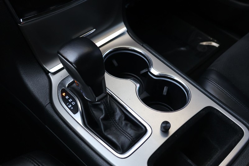 Jeep Grand Cherokee Vehicle Full-screen Gallery Image 31