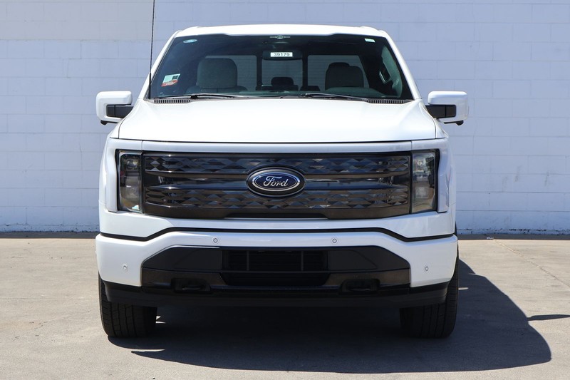 Ford F-150 Lightning Vehicle Full-screen Gallery Image 02