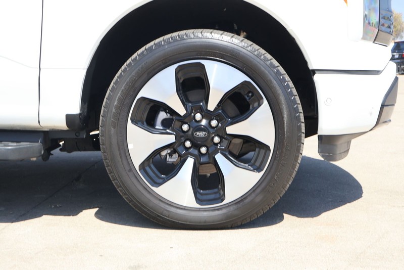 Ford F-150 Lightning Vehicle Full-screen Gallery Image 14