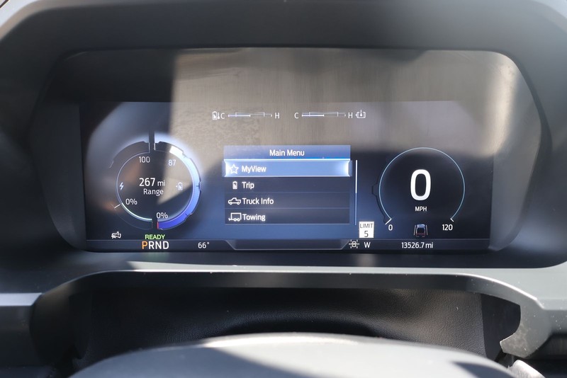 Ford F-150 Lightning Vehicle Full-screen Gallery Image 27