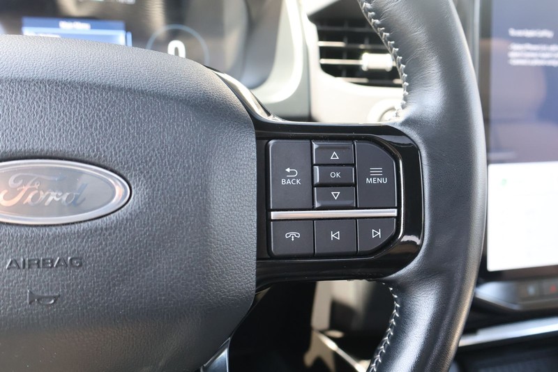 Ford F-150 Lightning Vehicle Full-screen Gallery Image 30