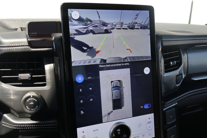 Ford F-150 Lightning Vehicle Full-screen Gallery Image 33