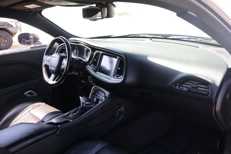 Dodge Challenger Vehicle Full-screen Gallery Image 19