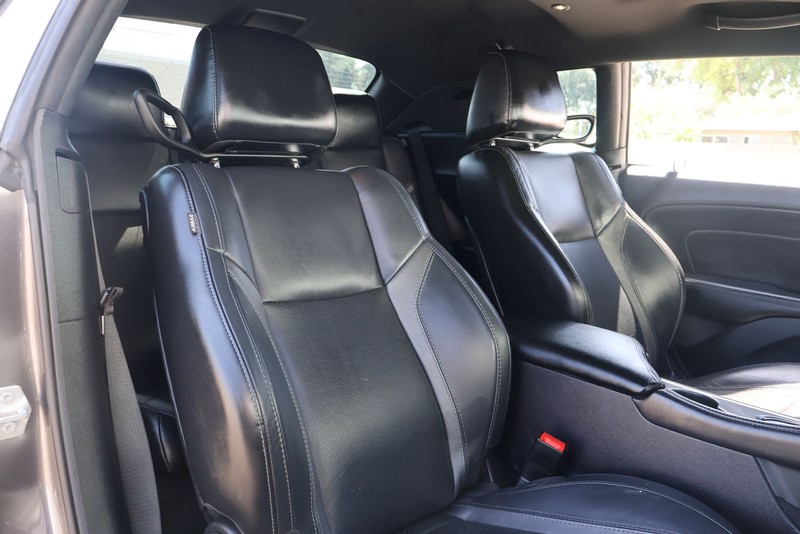 Dodge Challenger Vehicle Full-screen Gallery Image 20