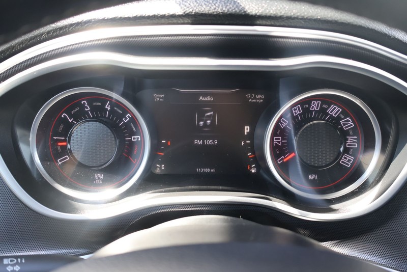 Dodge Challenger Vehicle Full-screen Gallery Image 23