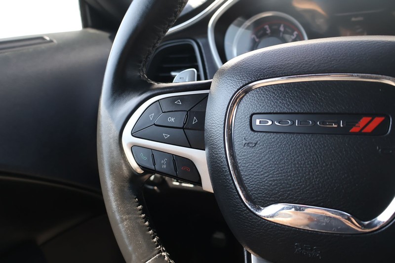 Dodge Challenger Vehicle Full-screen Gallery Image 25