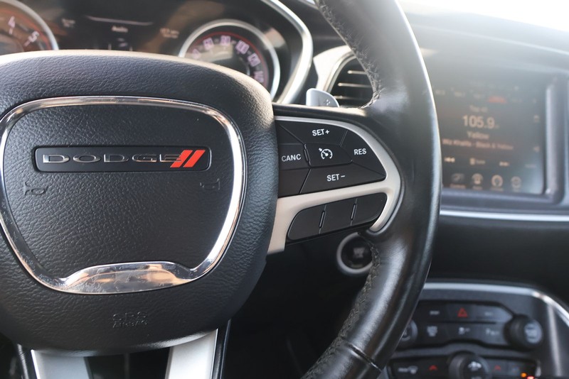 Dodge Challenger Vehicle Full-screen Gallery Image 26