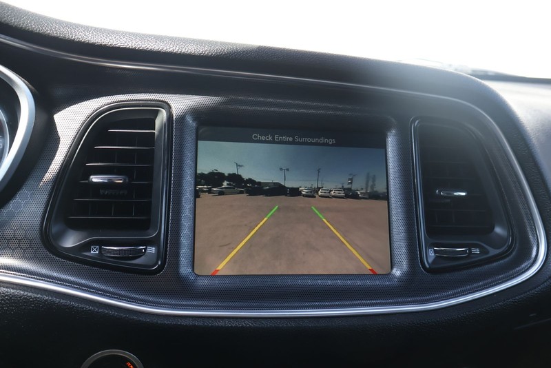 Dodge Challenger Vehicle Full-screen Gallery Image 30