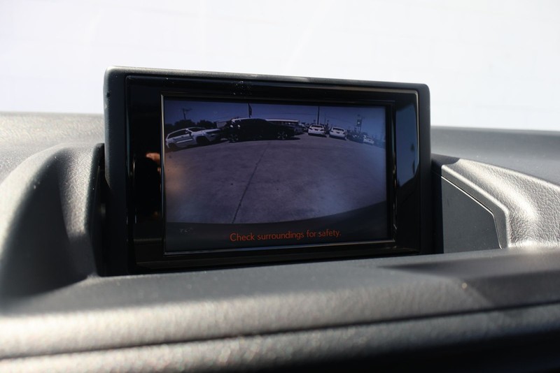 Lexus CT 200h Vehicle Full-screen Gallery Image 26