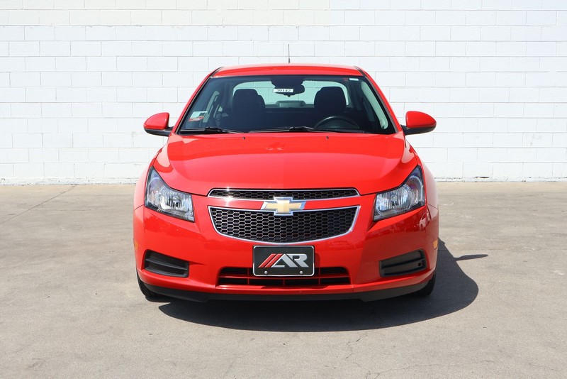 Chevrolet Cruze Vehicle Full-screen Gallery Image 02