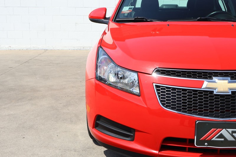 Chevrolet Cruze Vehicle Full-screen Gallery Image 03