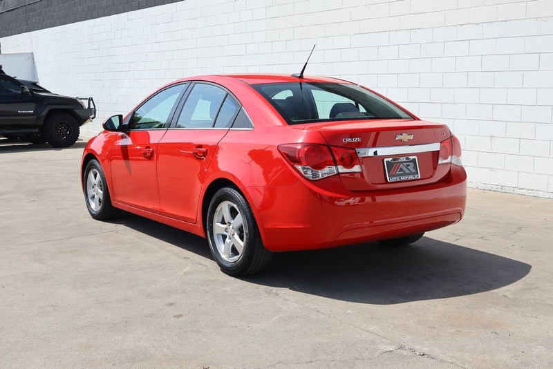 Chevrolet Cruze Vehicle Full-screen Gallery Image 09