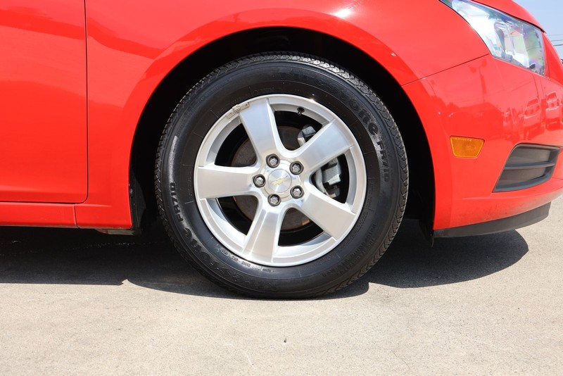 Chevrolet Cruze Vehicle Full-screen Gallery Image 13