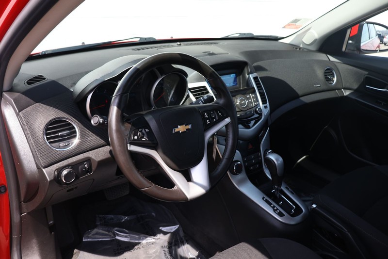 Chevrolet Cruze Vehicle Full-screen Gallery Image 15