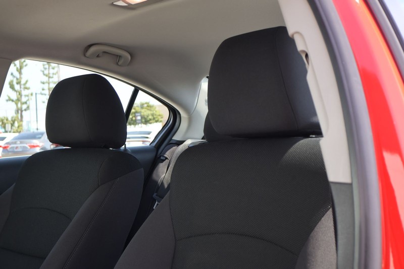 Chevrolet Cruze Vehicle Full-screen Gallery Image 17