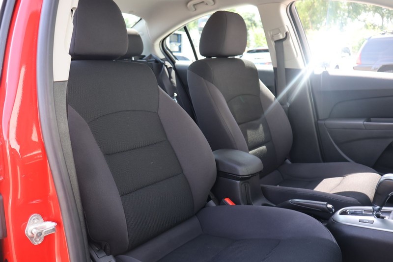 Chevrolet Cruze Vehicle Full-screen Gallery Image 19