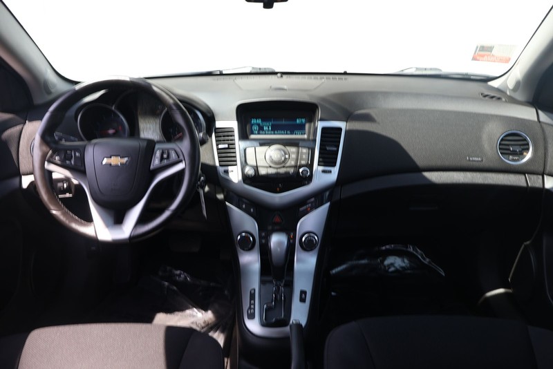 Chevrolet Cruze Vehicle Full-screen Gallery Image 21