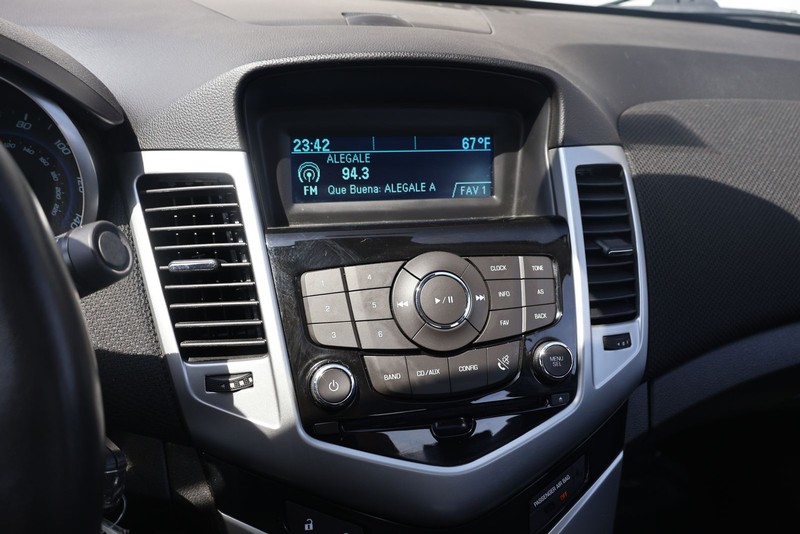 Chevrolet Cruze Vehicle Full-screen Gallery Image 27