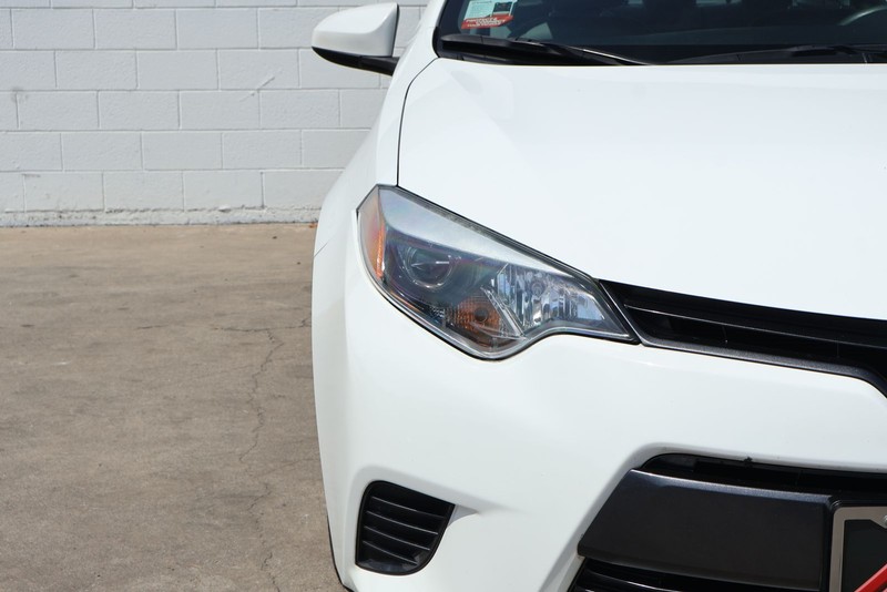 Toyota Corolla Vehicle Full-screen Gallery Image 03