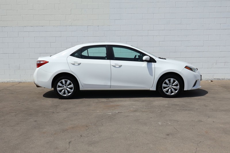 Toyota Corolla Vehicle Full-screen Gallery Image 04