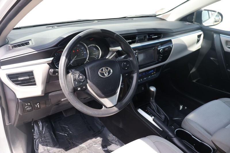 Toyota Corolla Vehicle Full-screen Gallery Image 15