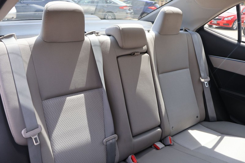 Toyota Corolla Vehicle Full-screen Gallery Image 20