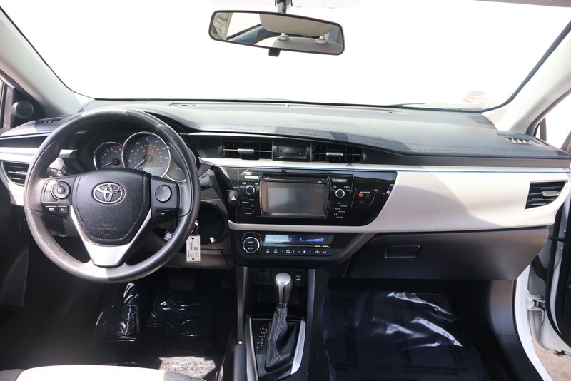 Toyota Corolla Vehicle Full-screen Gallery Image 22