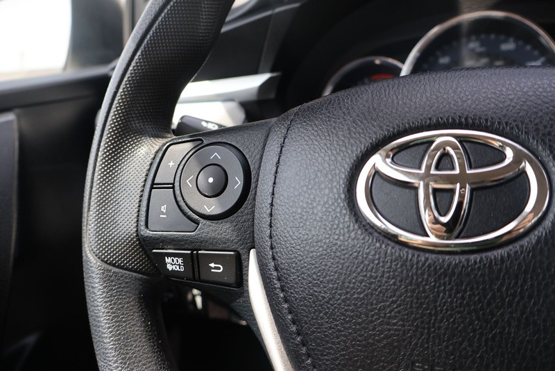 Toyota Corolla Vehicle Full-screen Gallery Image 25