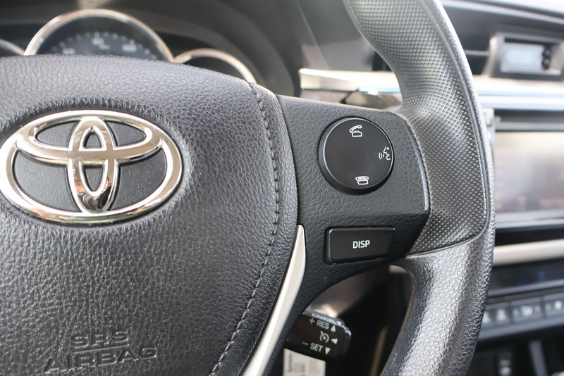 Toyota Corolla Vehicle Full-screen Gallery Image 26