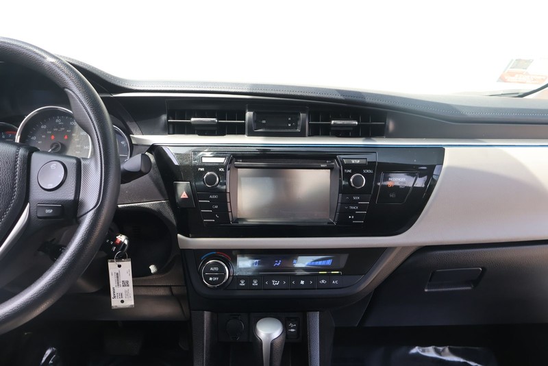 Toyota Corolla Vehicle Full-screen Gallery Image 27