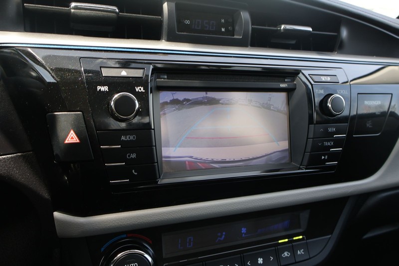 Toyota Corolla Vehicle Full-screen Gallery Image 29