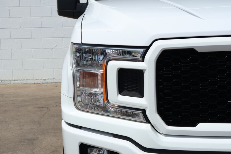 Ford F-150 Vehicle Full-screen Gallery Image 03