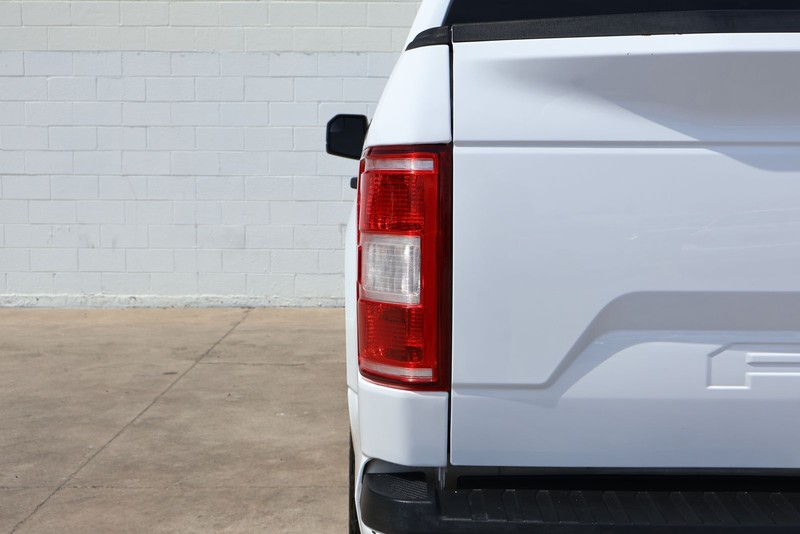 Ford F-150 Vehicle Full-screen Gallery Image 07