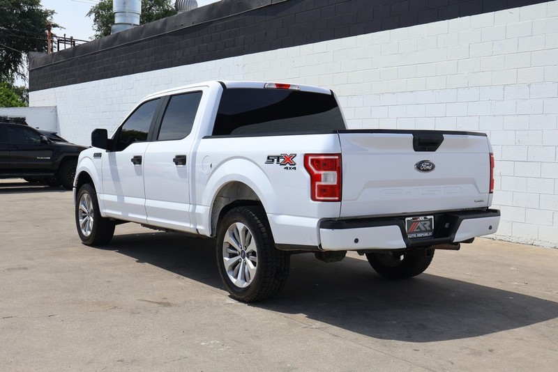Ford F-150 Vehicle Full-screen Gallery Image 09