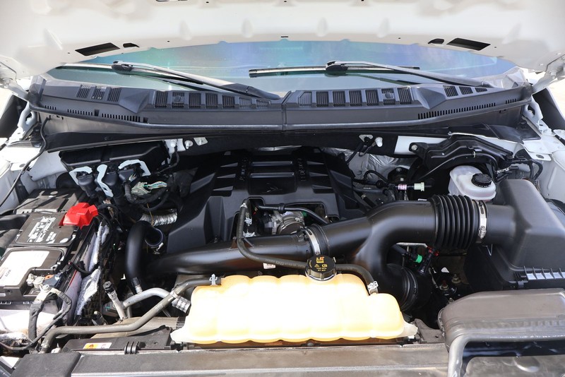 Ford F-150 Vehicle Full-screen Gallery Image 12