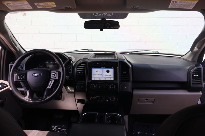 Ford F-150 Vehicle Full-screen Gallery Image 21