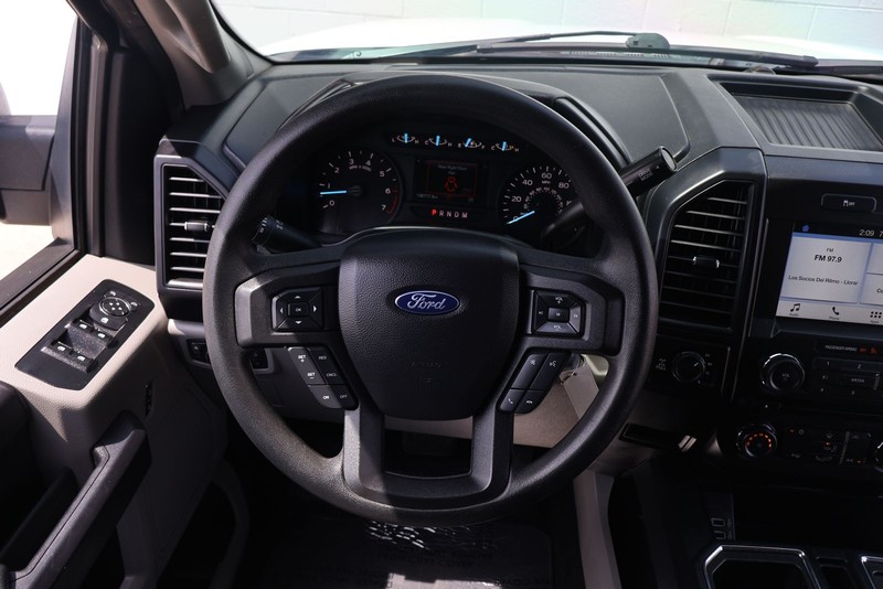 Ford F-150 Vehicle Full-screen Gallery Image 23