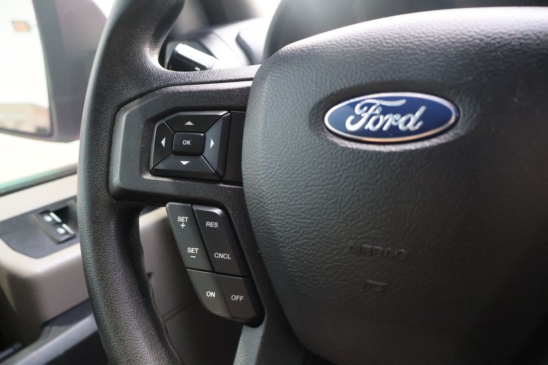 Ford F-150 Vehicle Full-screen Gallery Image 24