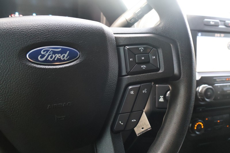 Ford F-150 Vehicle Full-screen Gallery Image 25