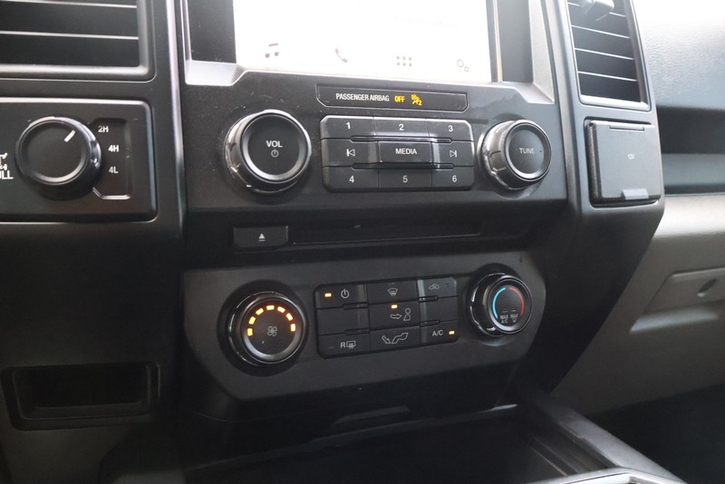 Ford F-150 Vehicle Full-screen Gallery Image 29